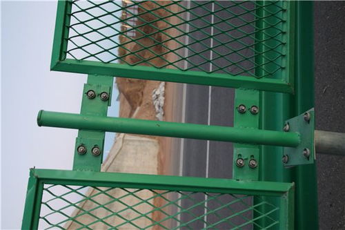 专业防眩网与隔离栅生产安装服务 守护道路安全的光影卫士